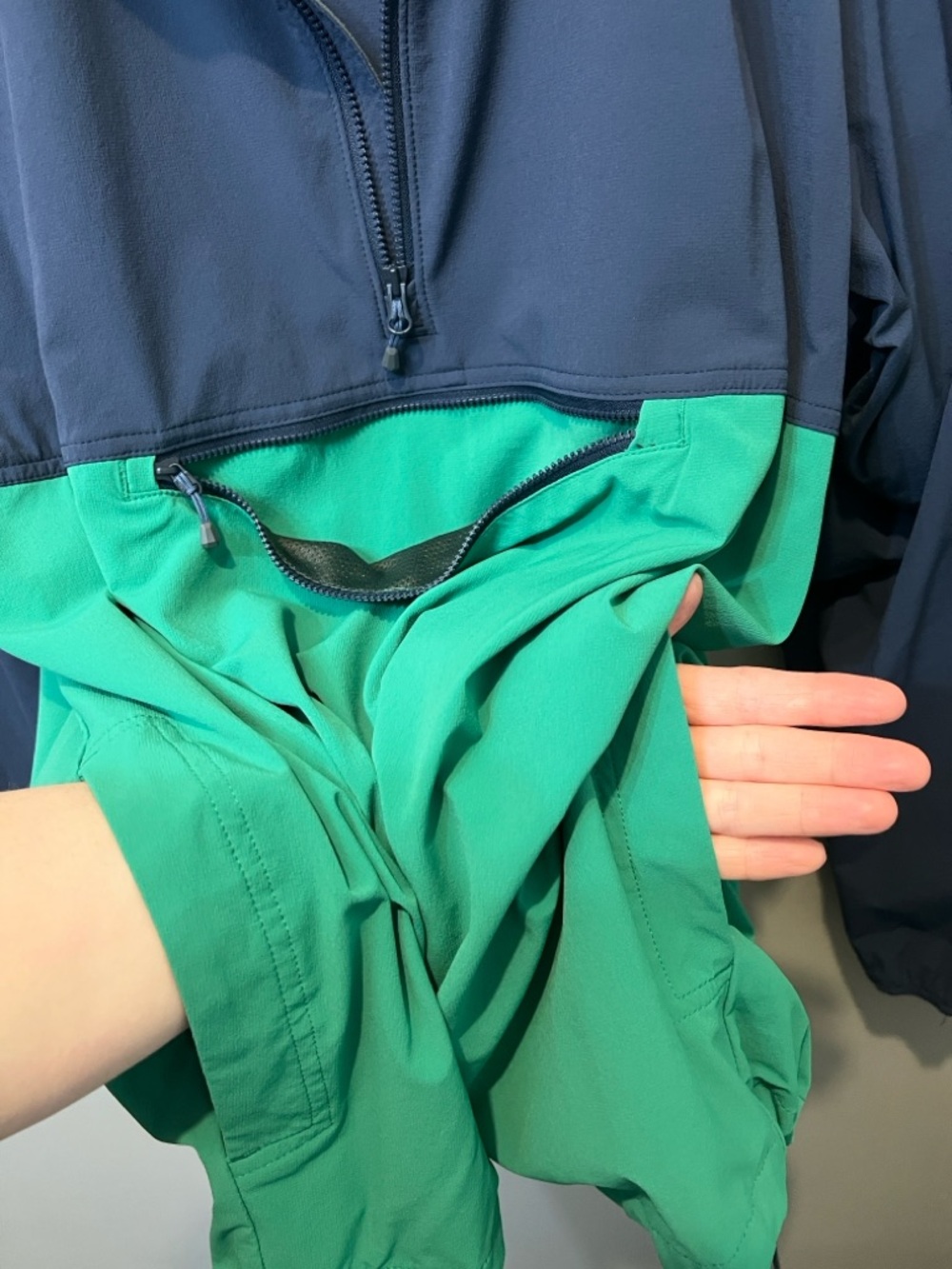 Outdoor Research 1/2 Zip Ferrosi Anorak in XL Navy and Green / Gorpcore / Unisex - Picture 9 of 11